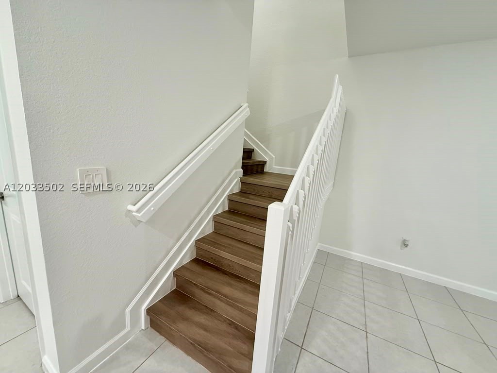 CORSICA SILVER PALM - Residential Lease
