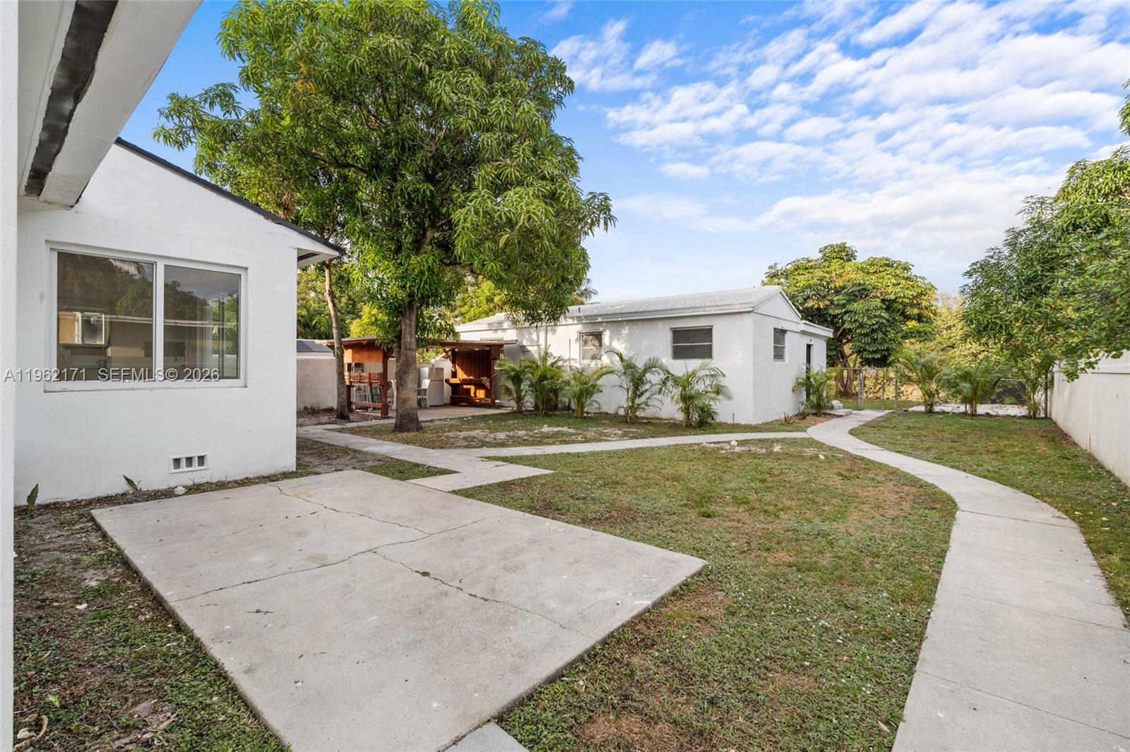 REV PLAT OF BRANDON PARK - Residential Income