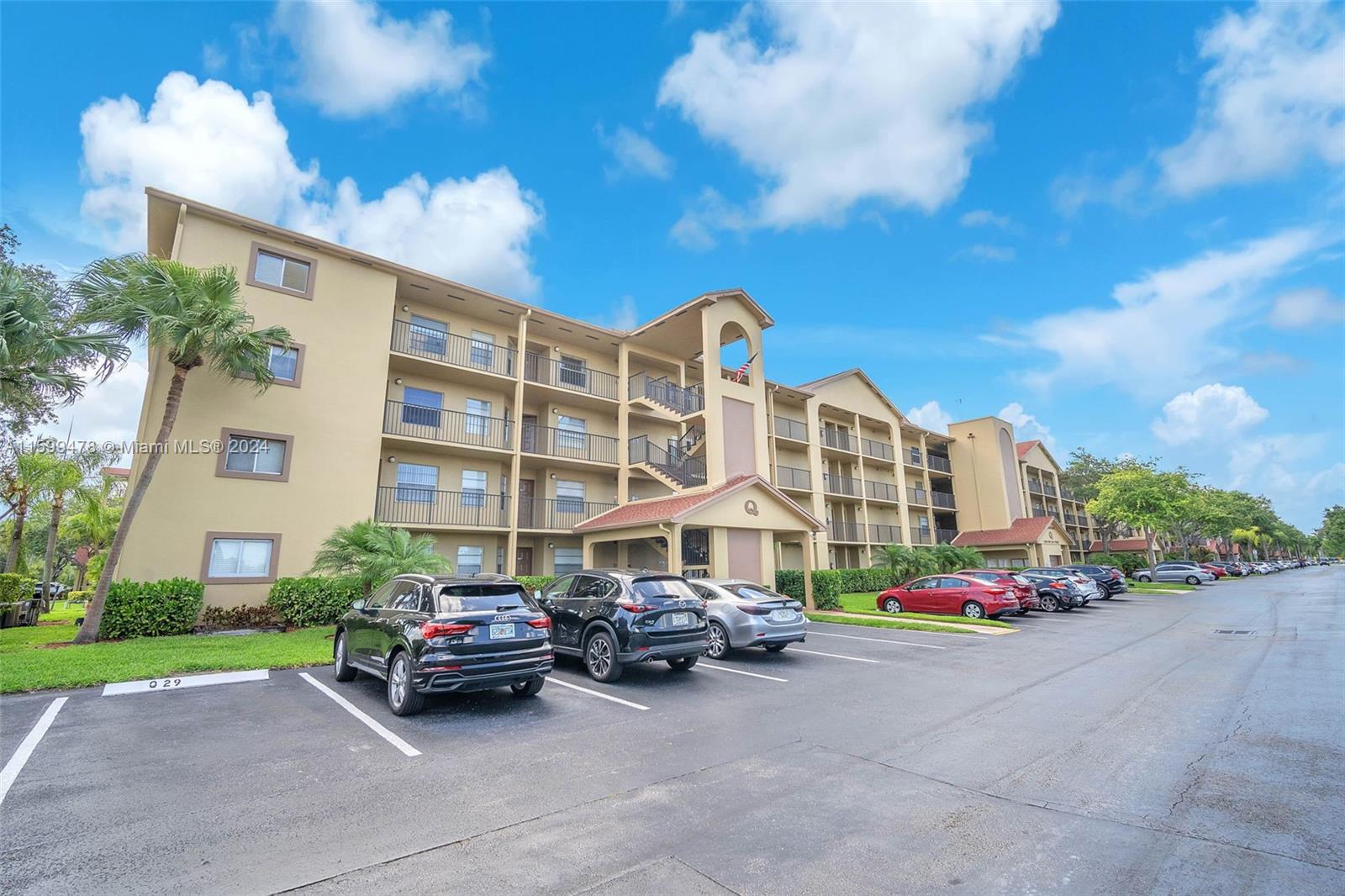 CAMBRIDGE AT CENTURY VILL - Residential