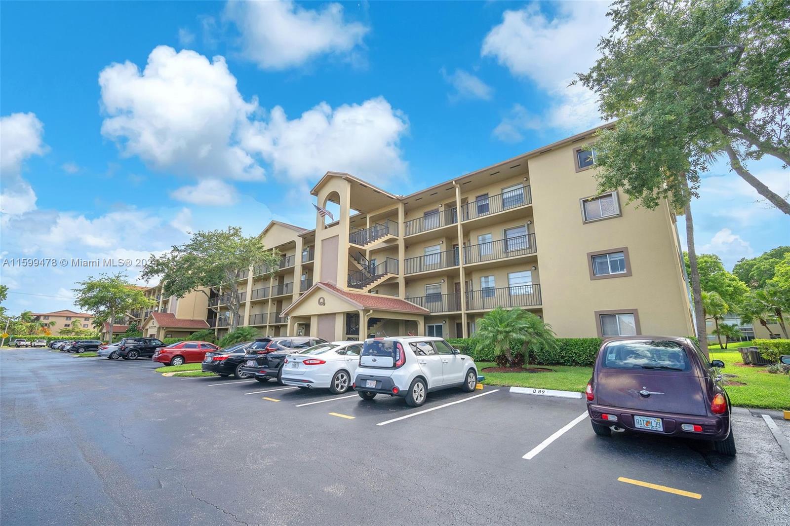 CAMBRIDGE AT CENTURY VILL - Residential