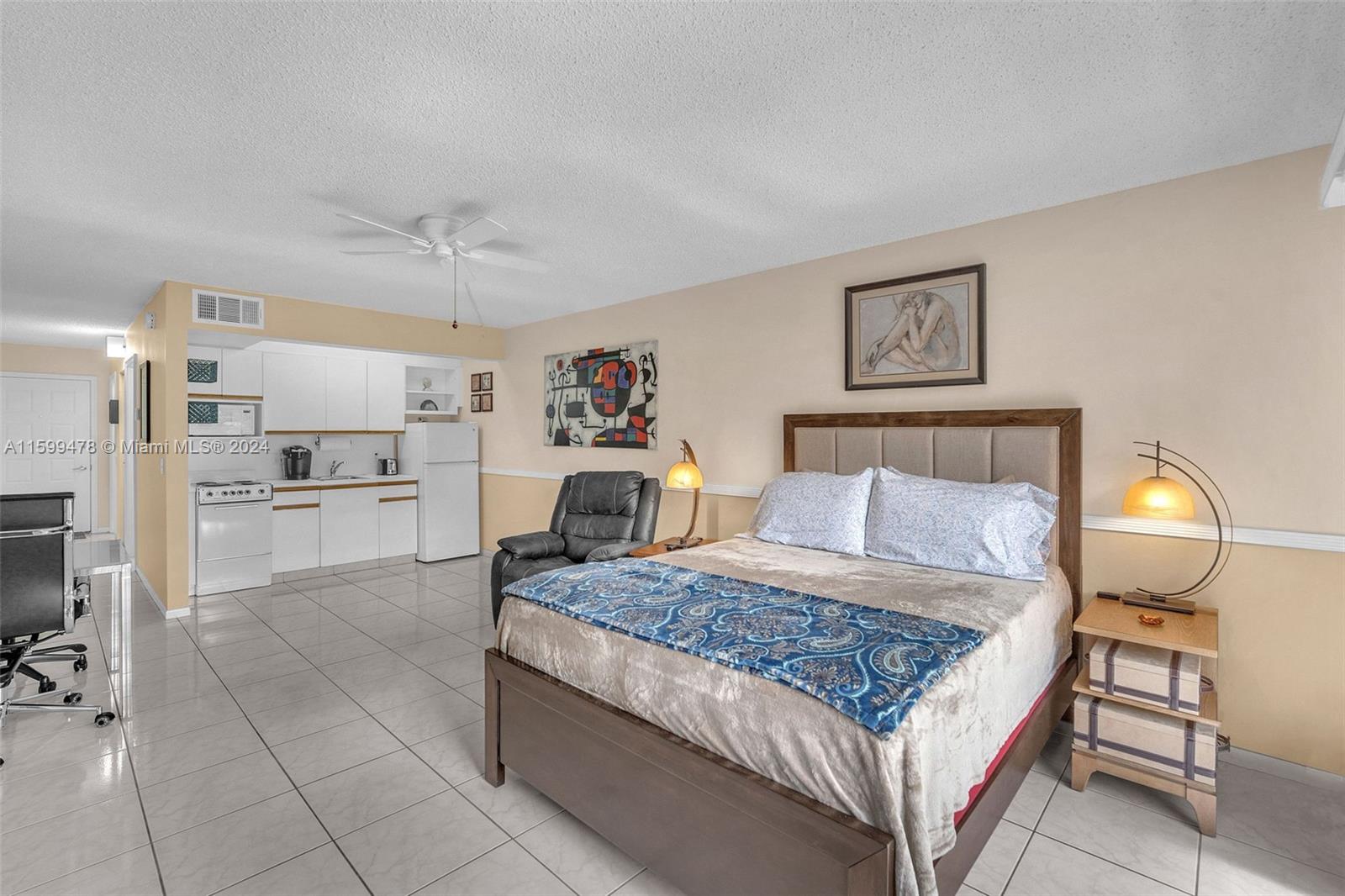 CAMBRIDGE AT CENTURY VILL - Residential