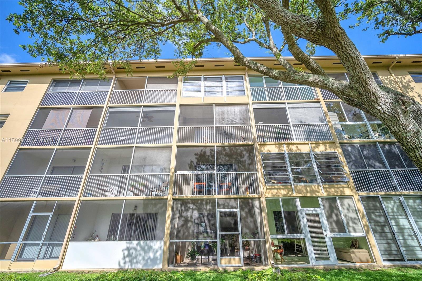 CAMBRIDGE AT CENTURY VILL - Residential