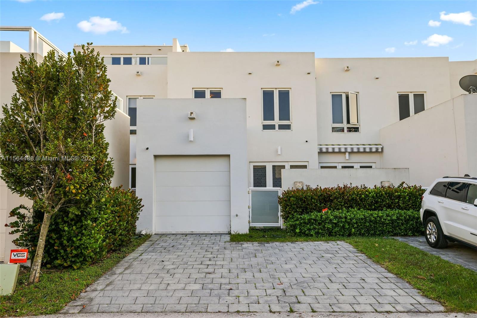LANDMARK AT DORAL - Residential Lease