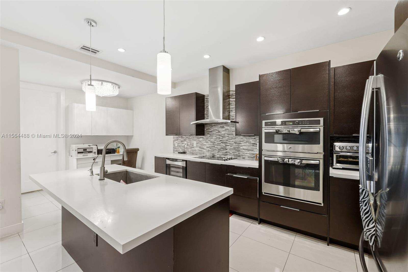 LANDMARK AT DORAL - Residential Lease