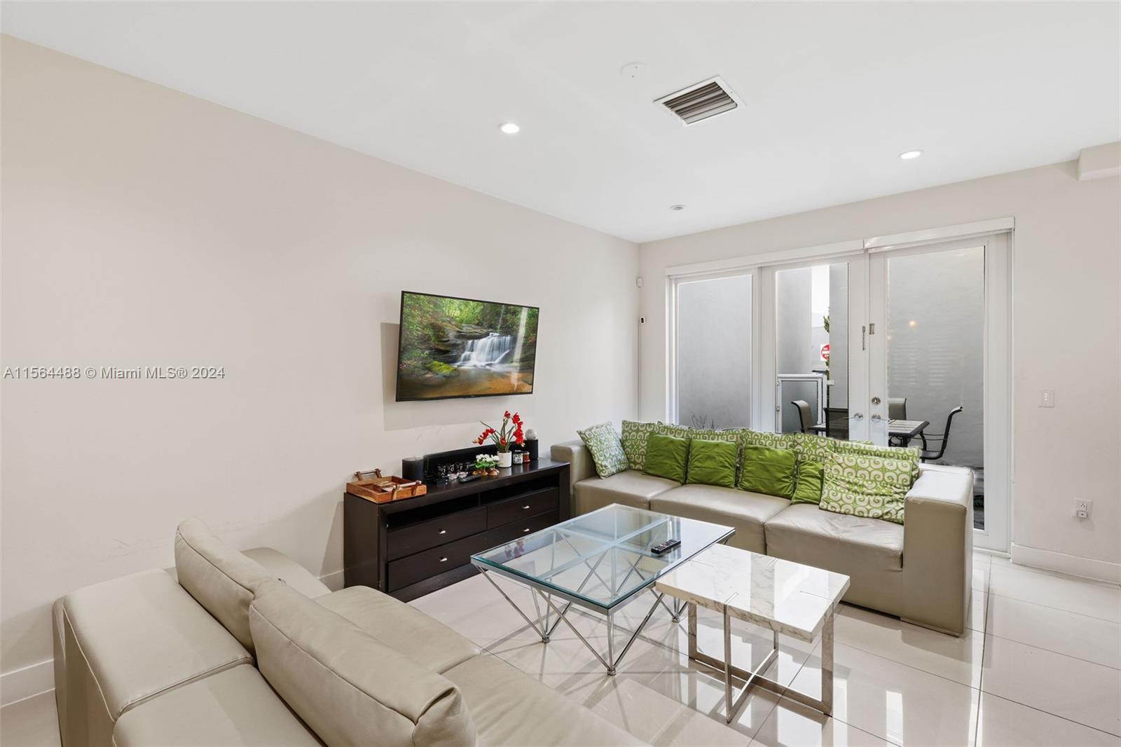 LANDMARK AT DORAL - Residential Lease