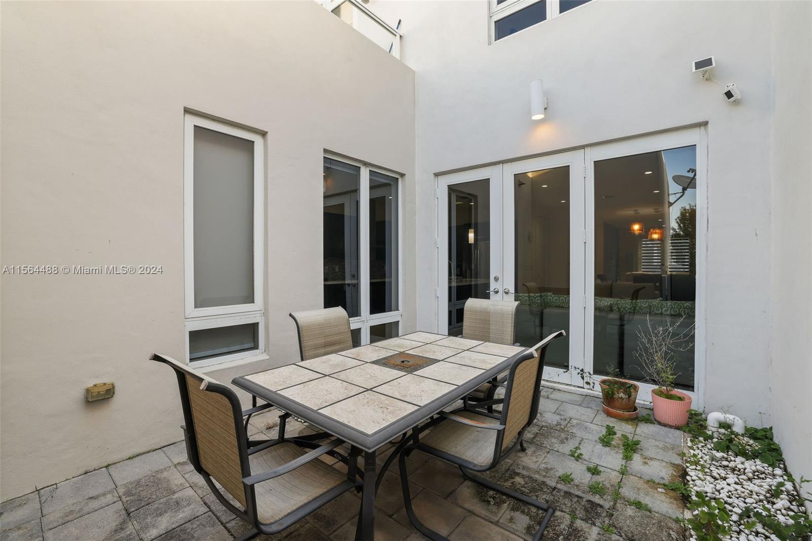 LANDMARK AT DORAL - Residential Lease