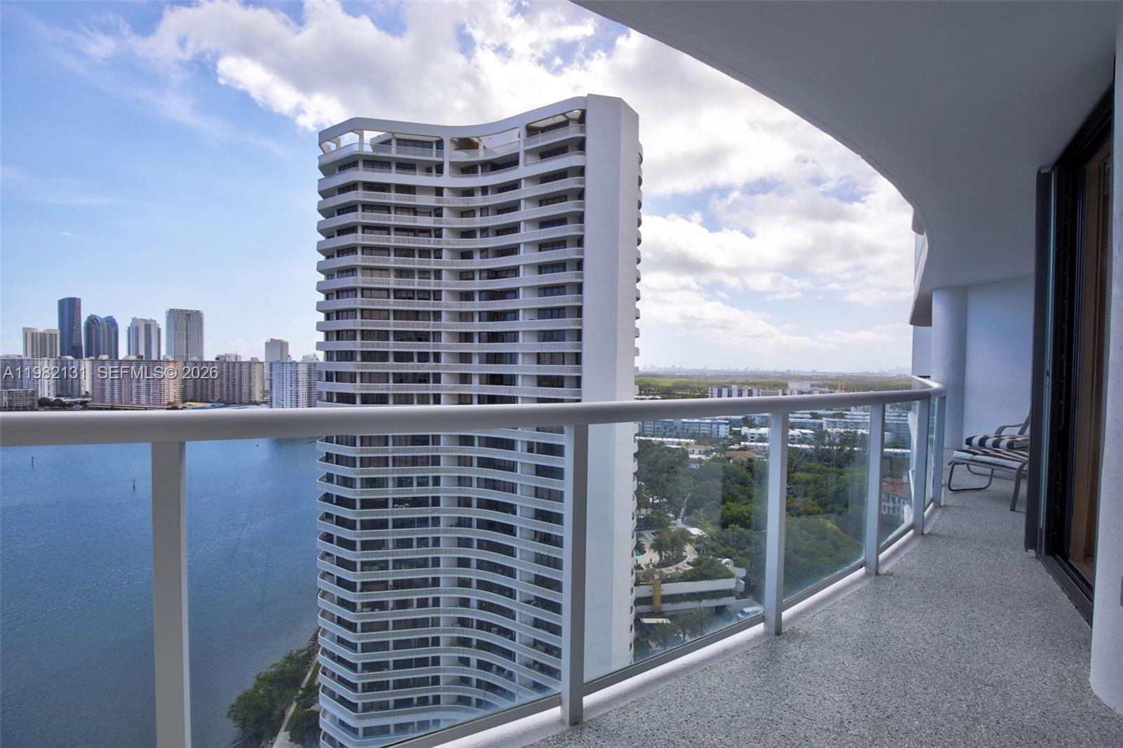 4000 ISL BLVD WILLIAMS IS - Residential