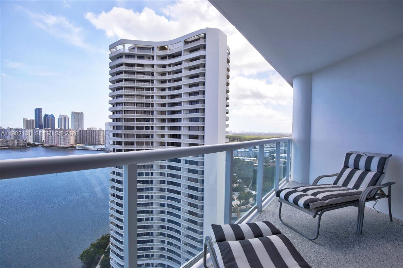 4000 ISL BLVD WILLIAMS IS - Residential