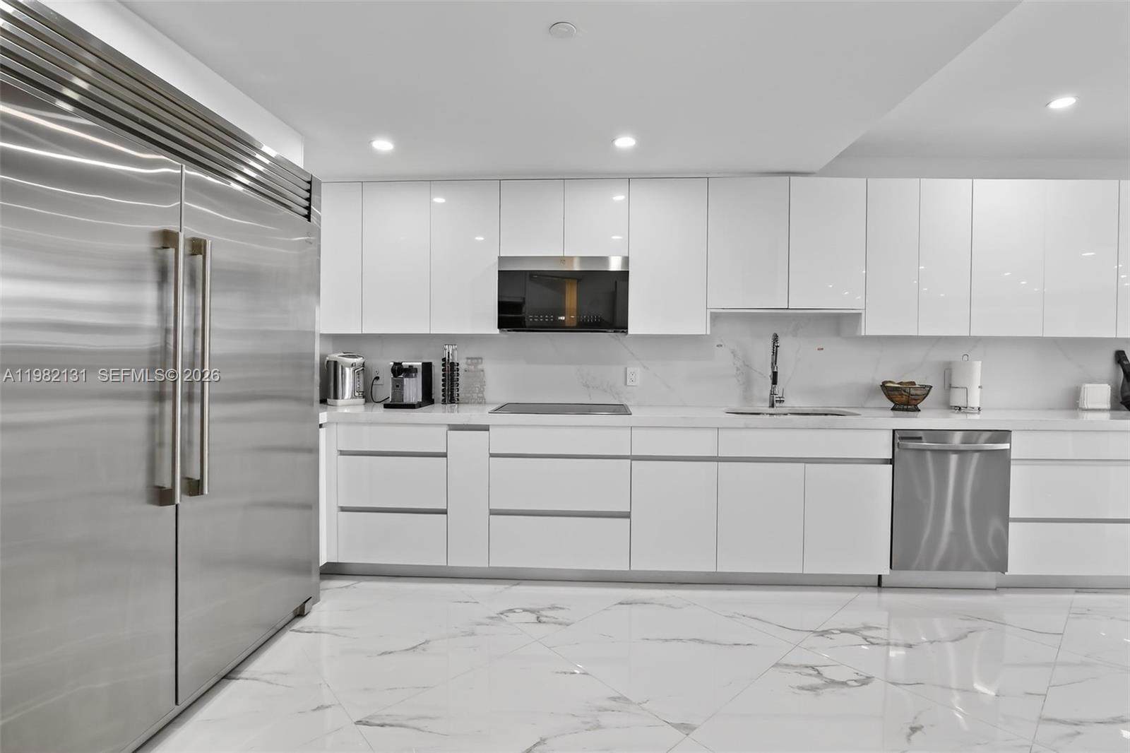 4000 ISL BLVD WILLIAMS IS - Residential