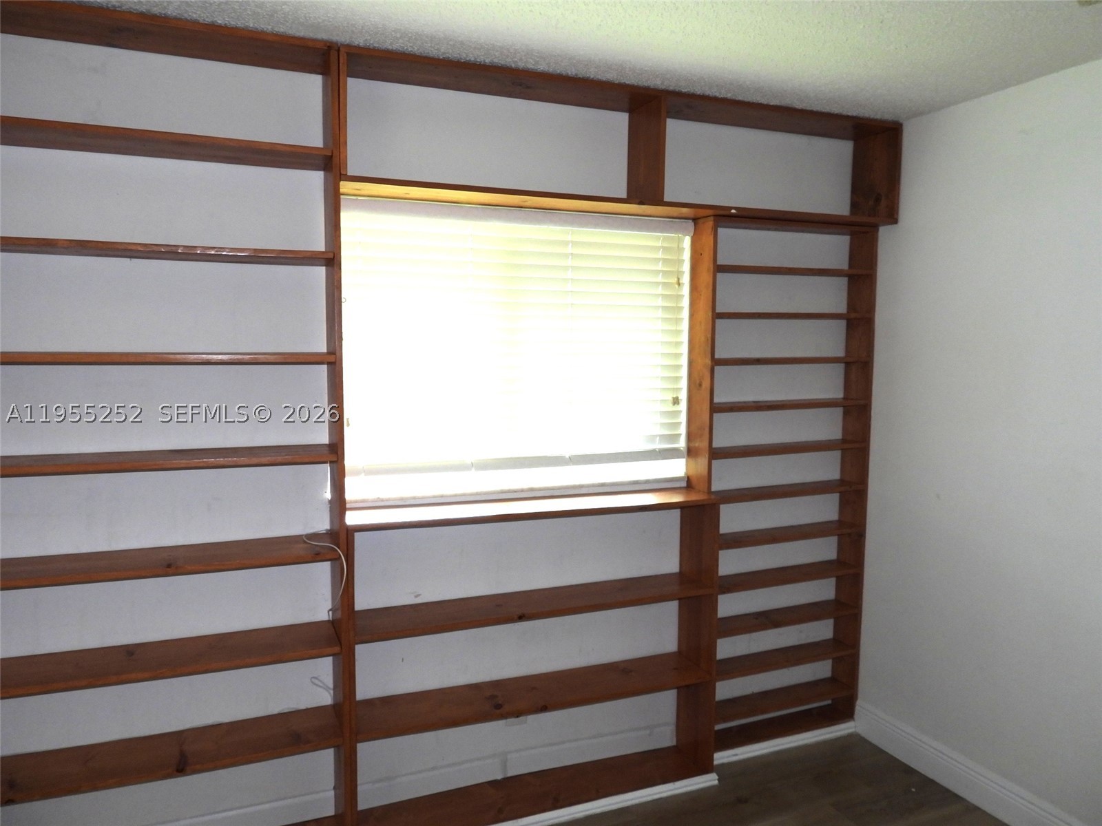 WELLEBY UNIT 1 - Residential