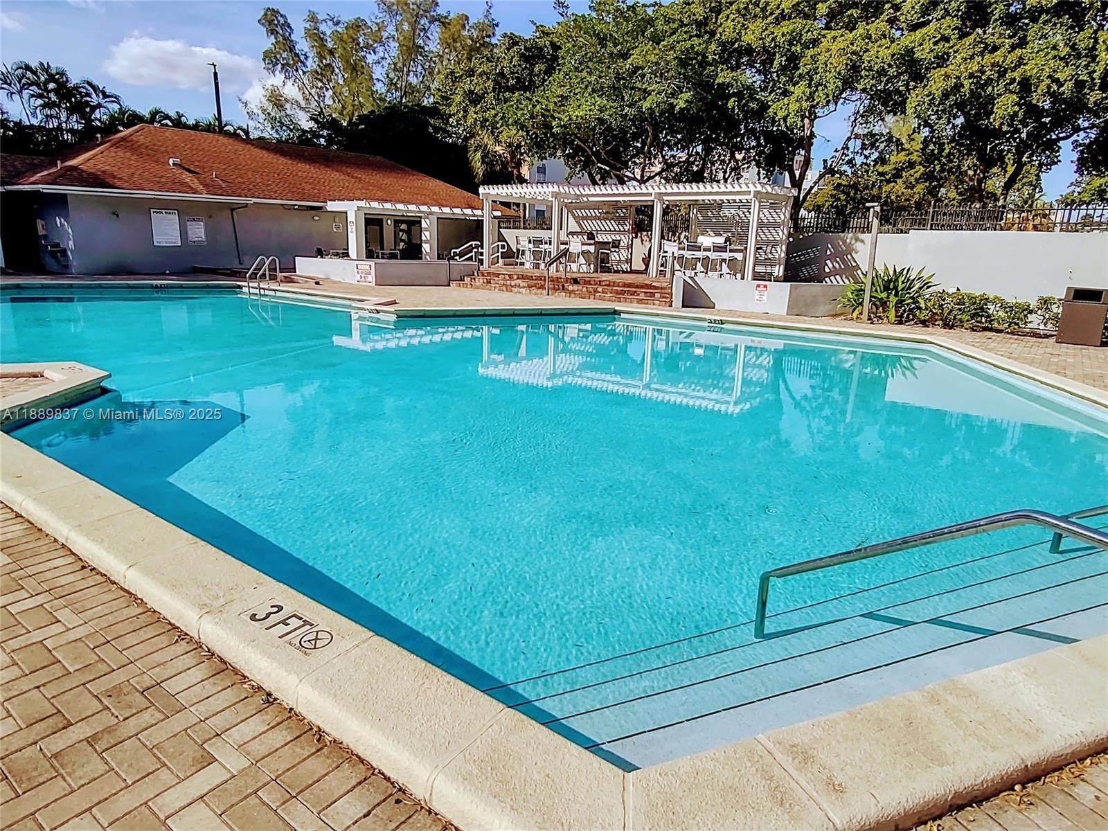 GREENWICH PH I CONDO - Residential