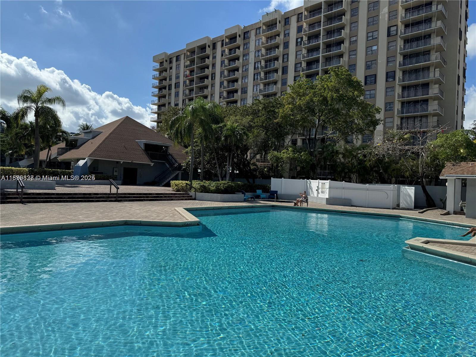 GREENWICH PH I CONDO - Residential