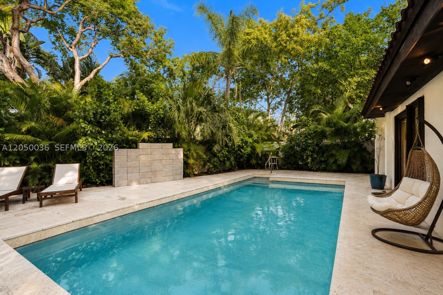 SKY LAKE VILLAS FIRST ADD - Residential