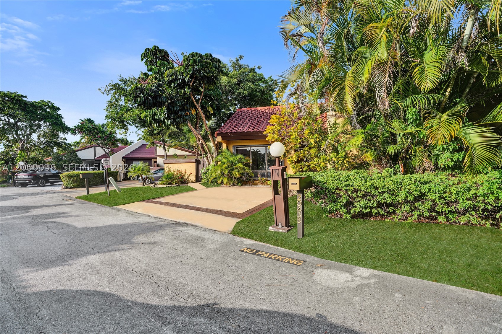 SKY LAKE VILLAS FIRST ADD - Residential