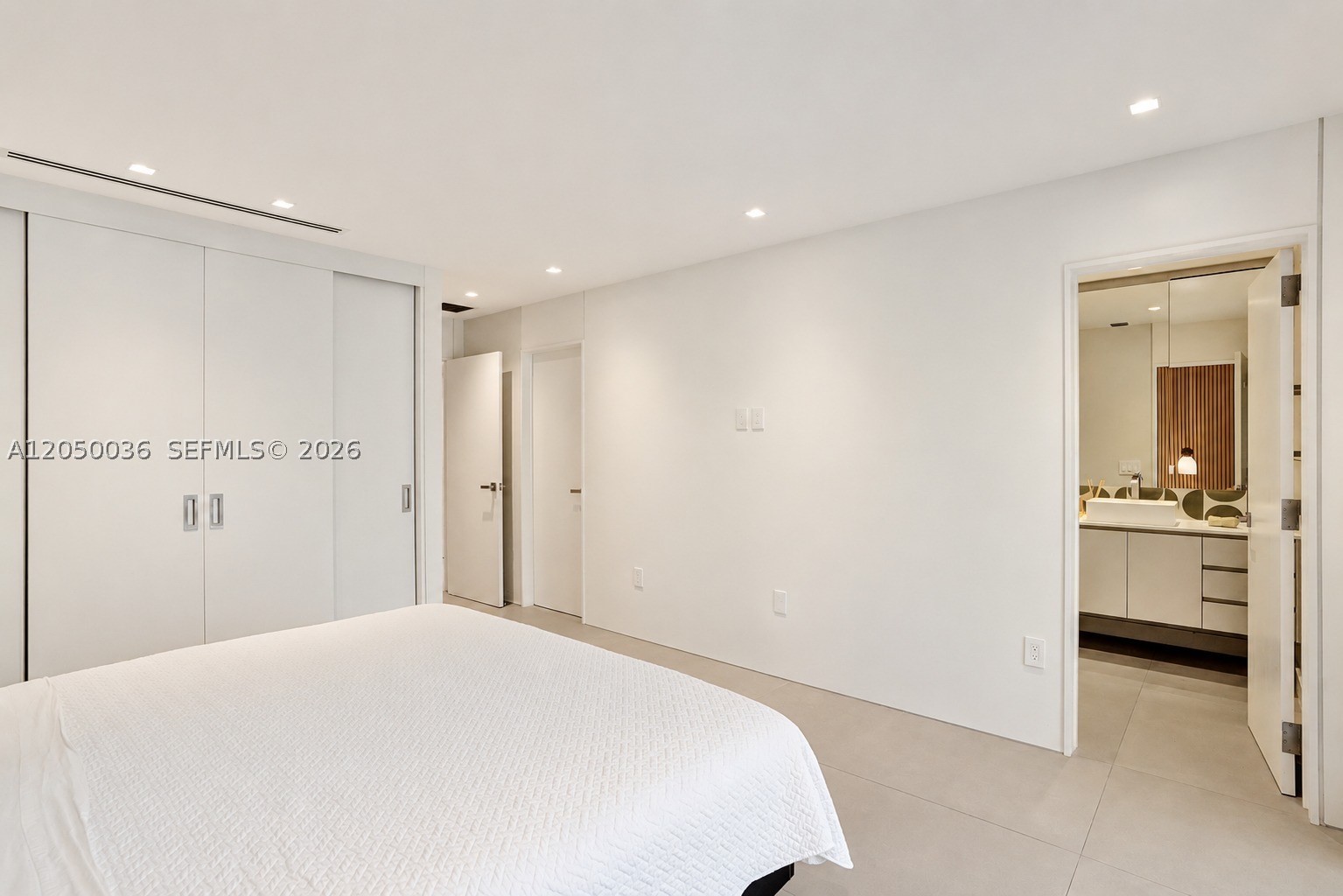 SKY LAKE VILLAS FIRST ADD - Residential