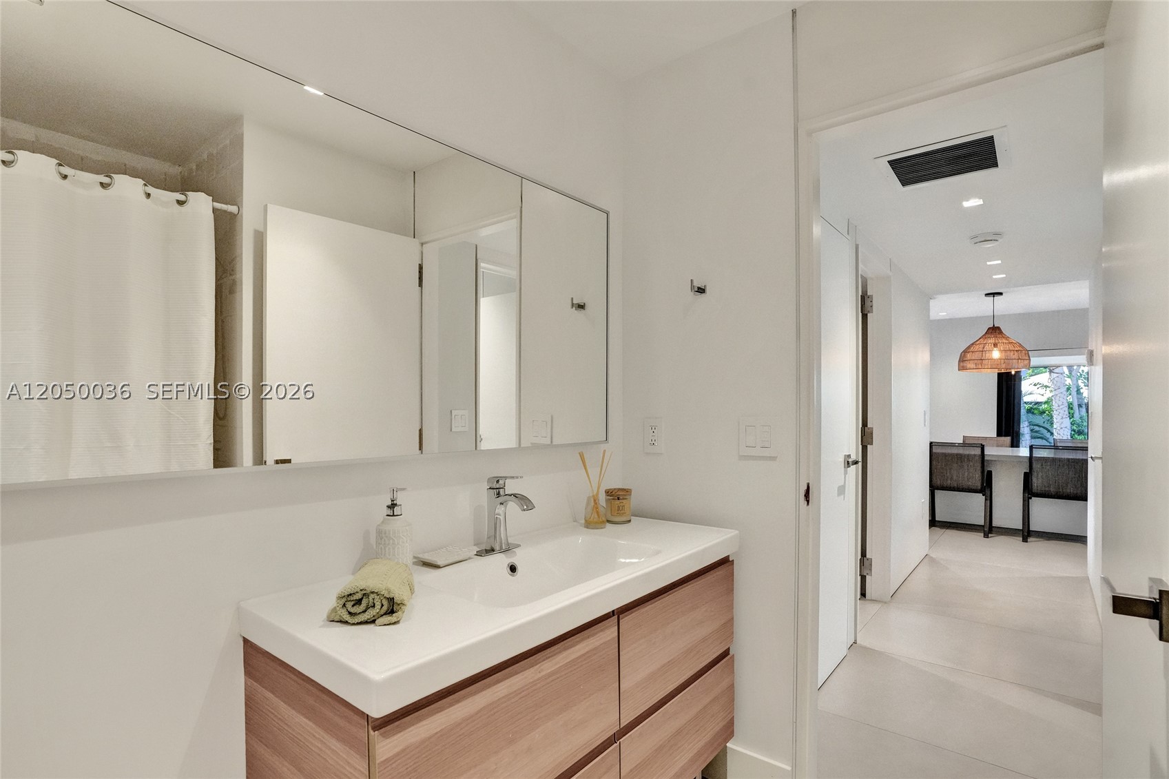 SKY LAKE VILLAS FIRST ADD - Residential