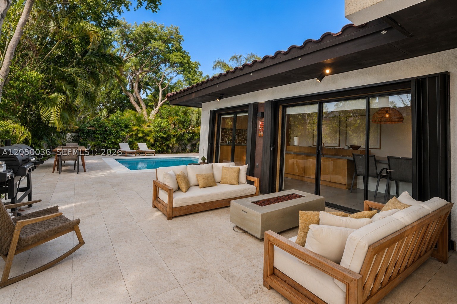 SKY LAKE VILLAS FIRST ADD - Residential
