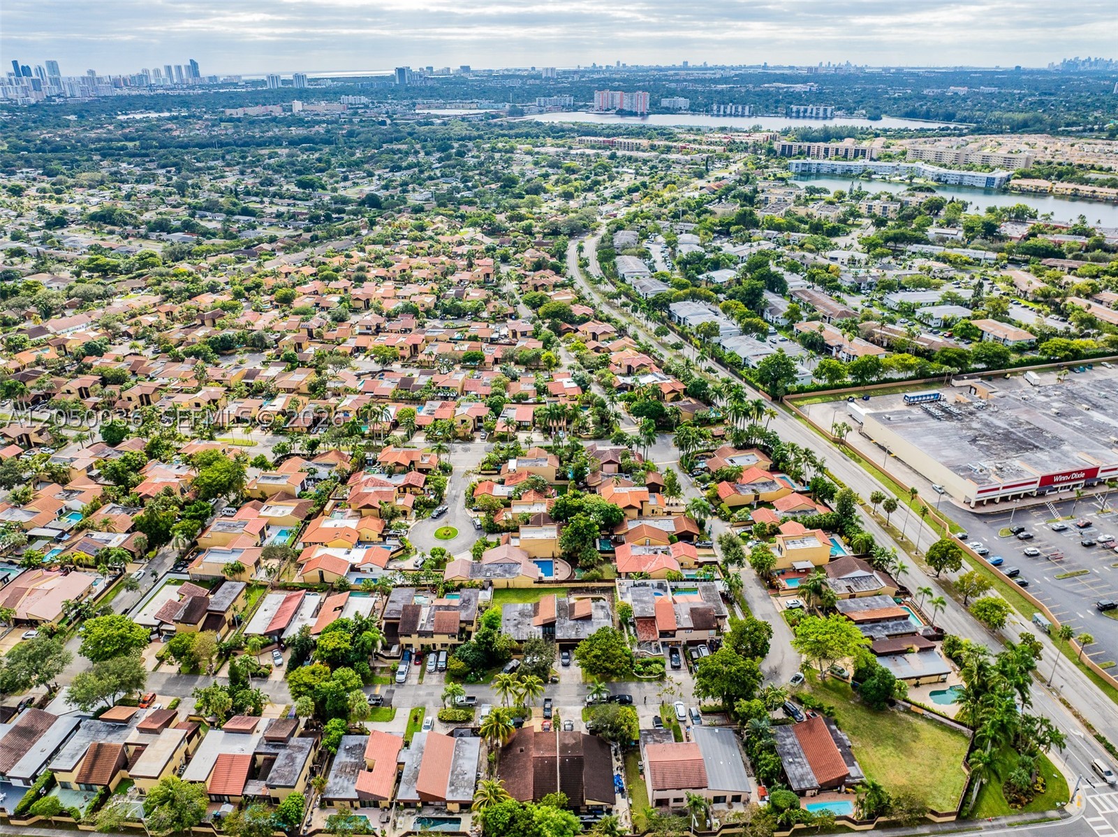 SKY LAKE VILLAS FIRST ADD - Residential