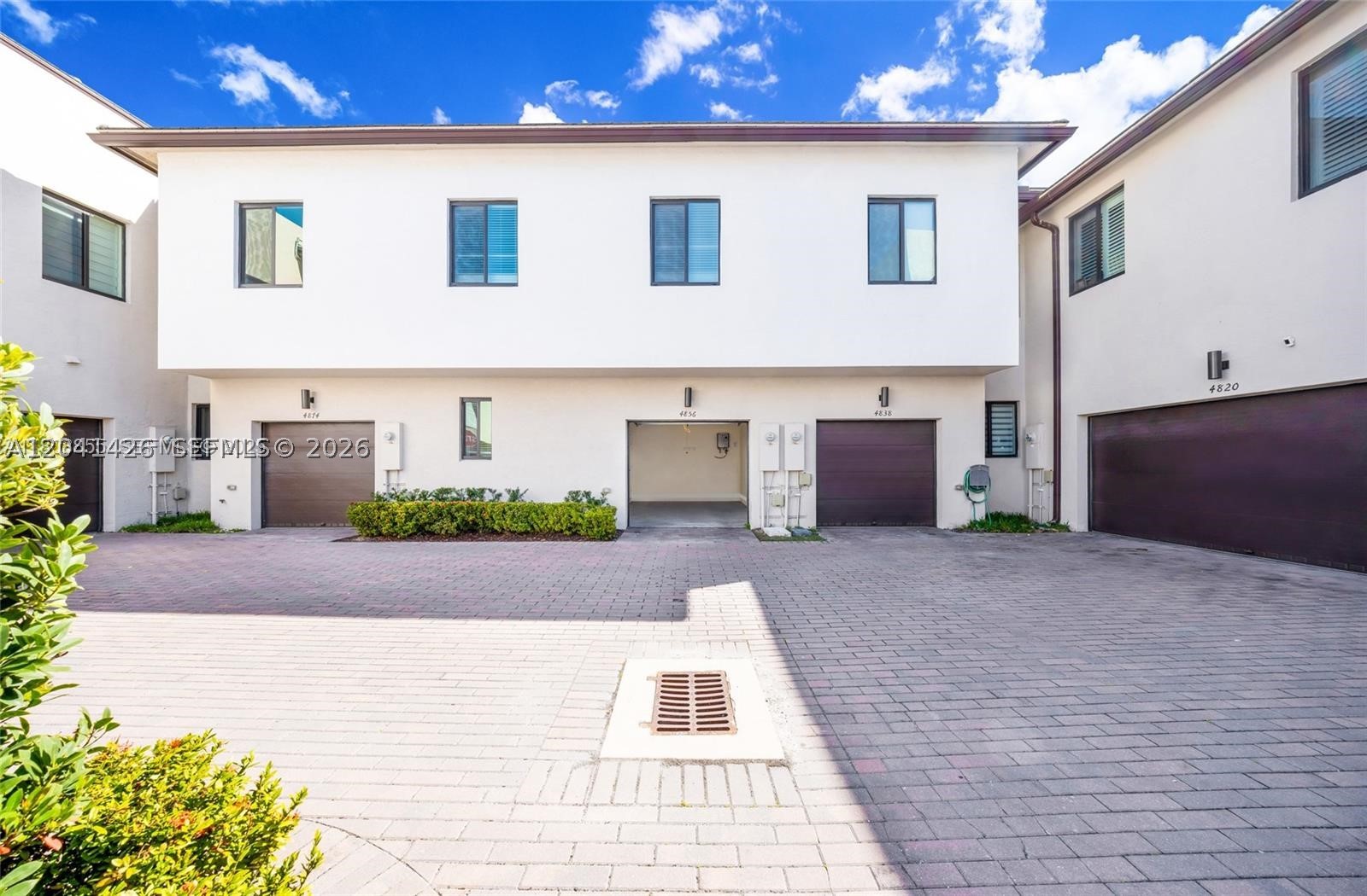 DOWNTOWN DORAL SOUTH PHAS - Residential