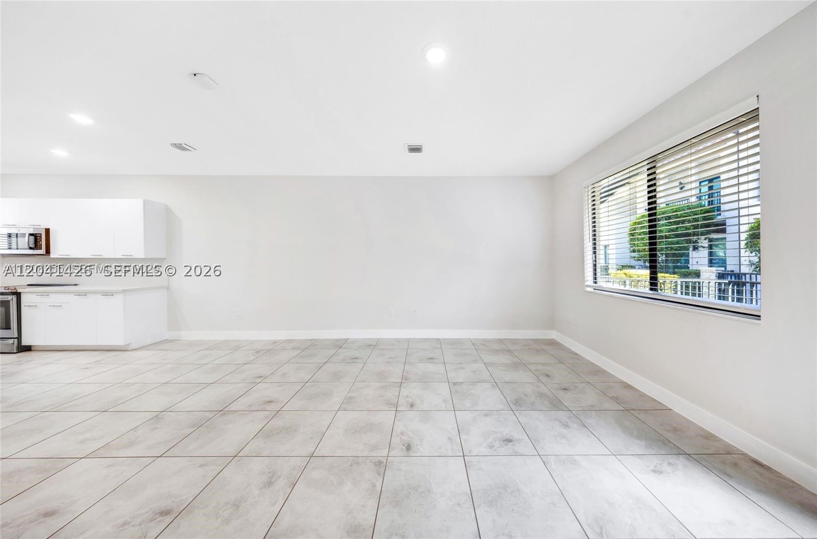 DOWNTOWN DORAL SOUTH PHAS - Residential