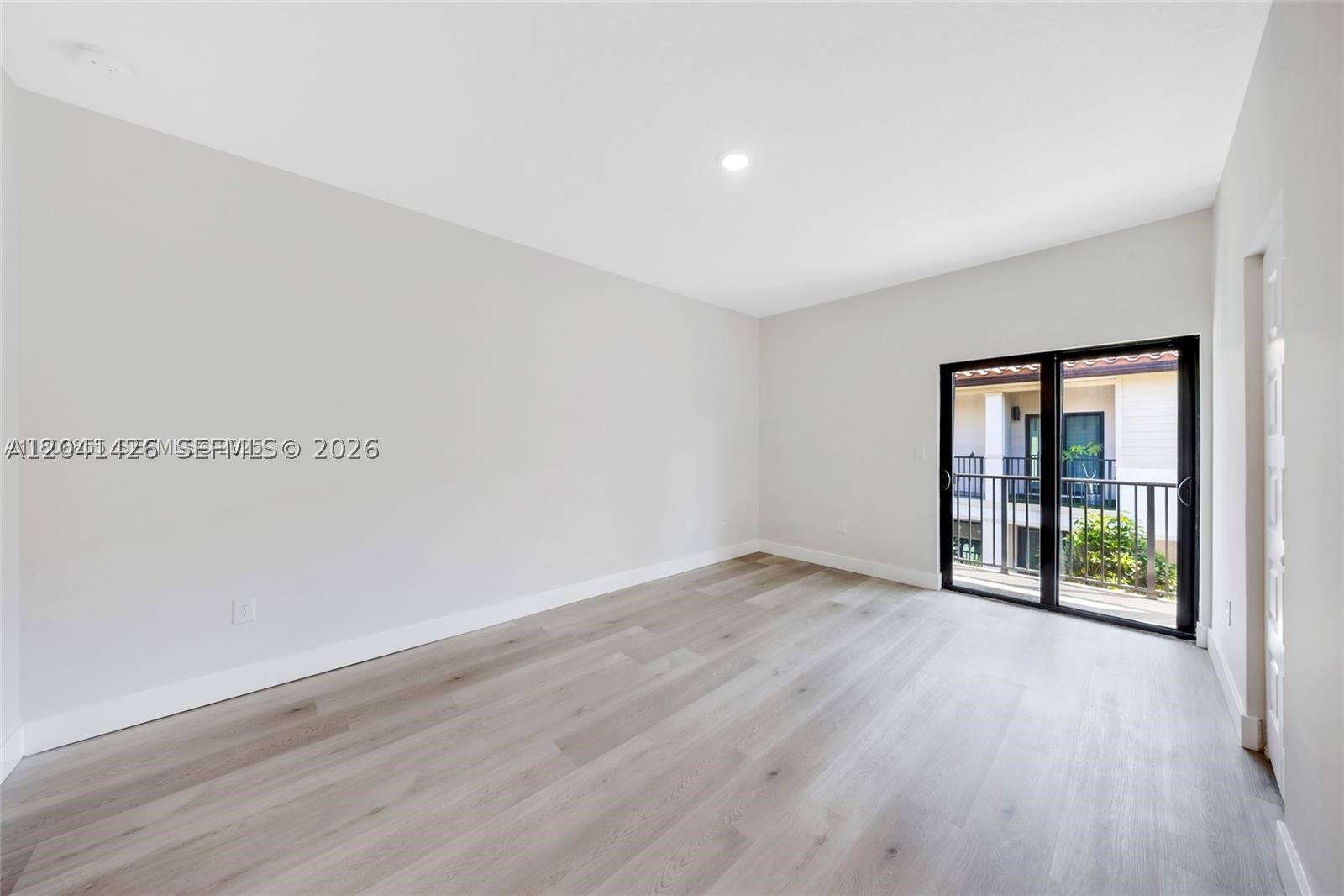 DOWNTOWN DORAL SOUTH PHAS - Residential