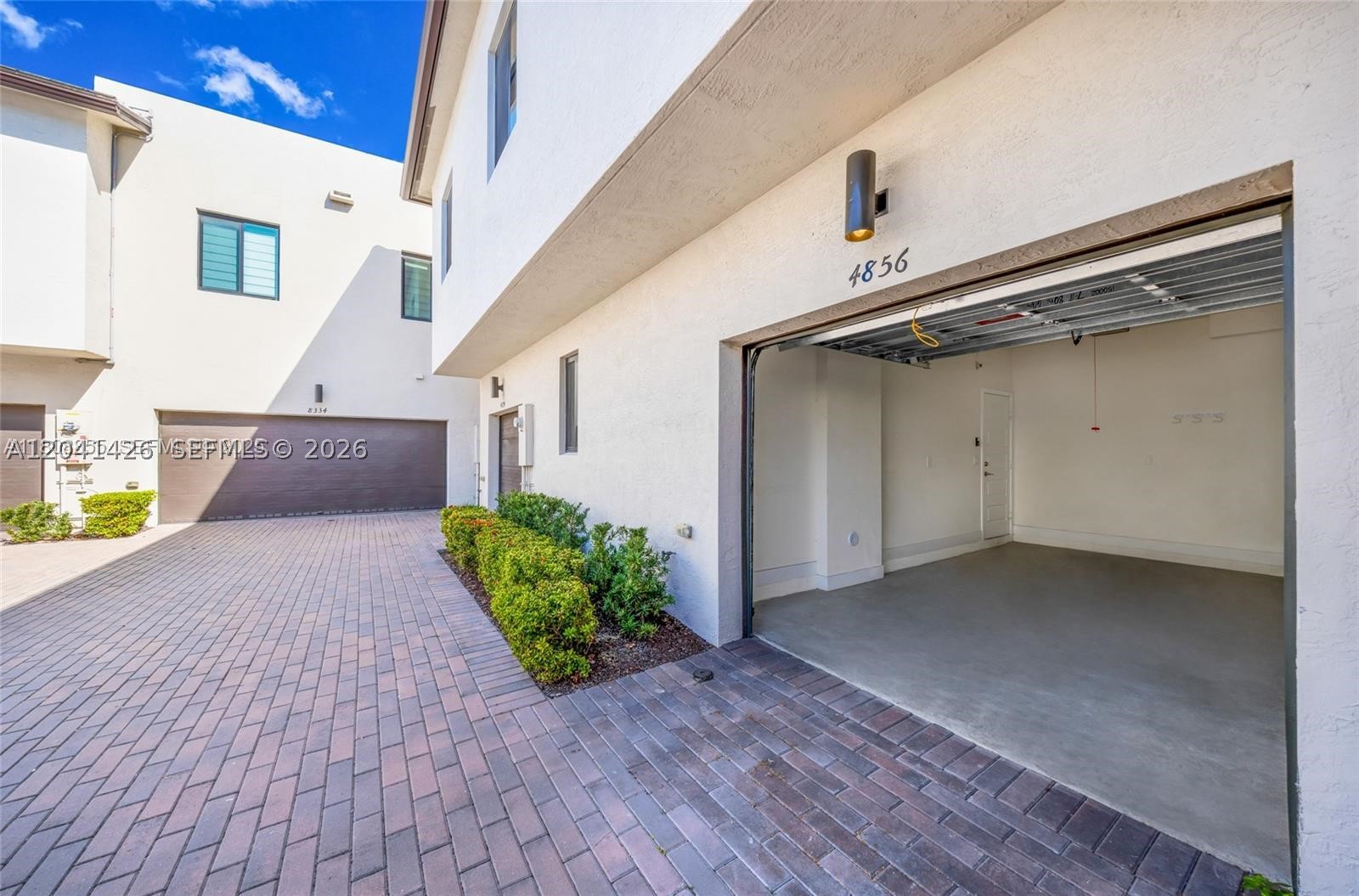 DOWNTOWN DORAL SOUTH PHAS - Residential