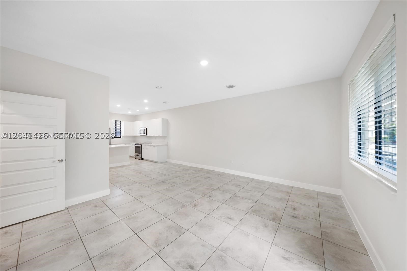 DOWNTOWN DORAL SOUTH PHAS - Residential