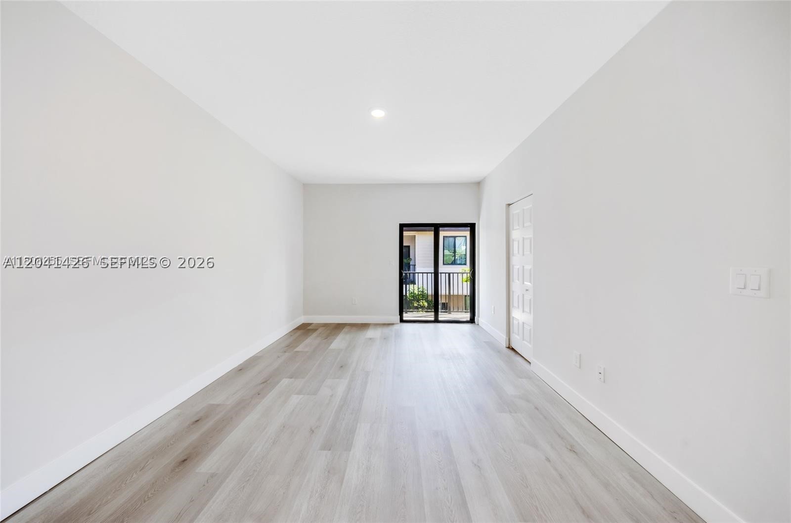 DOWNTOWN DORAL SOUTH PHAS - Residential
