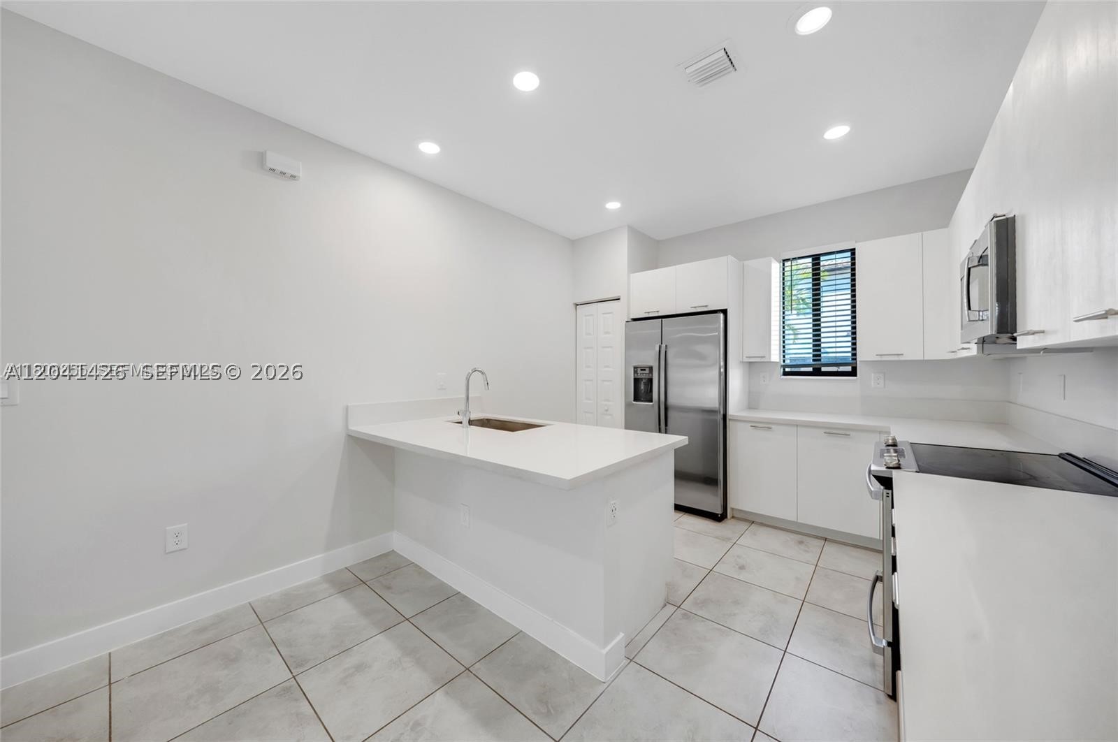 DOWNTOWN DORAL SOUTH PHAS - Residential