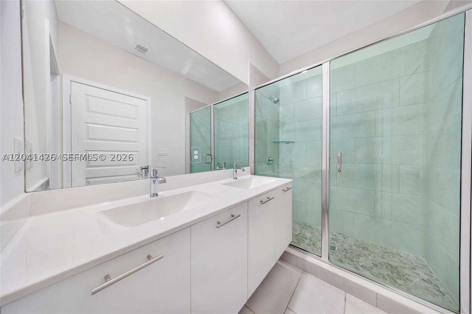 DOWNTOWN DORAL SOUTH PHAS - Residential