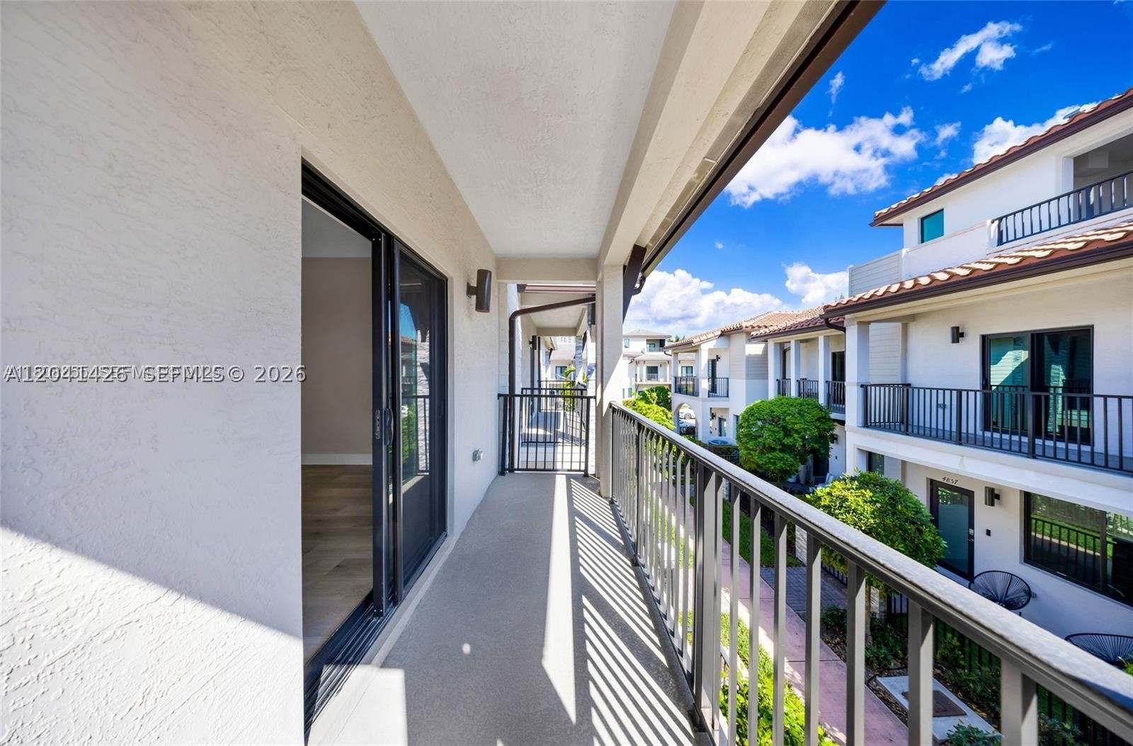 DOWNTOWN DORAL SOUTH PHAS - Residential