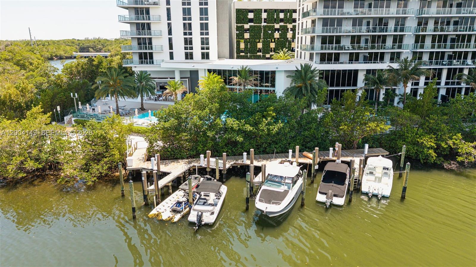 THE HARBOUR NORTH CONDO - Residential
