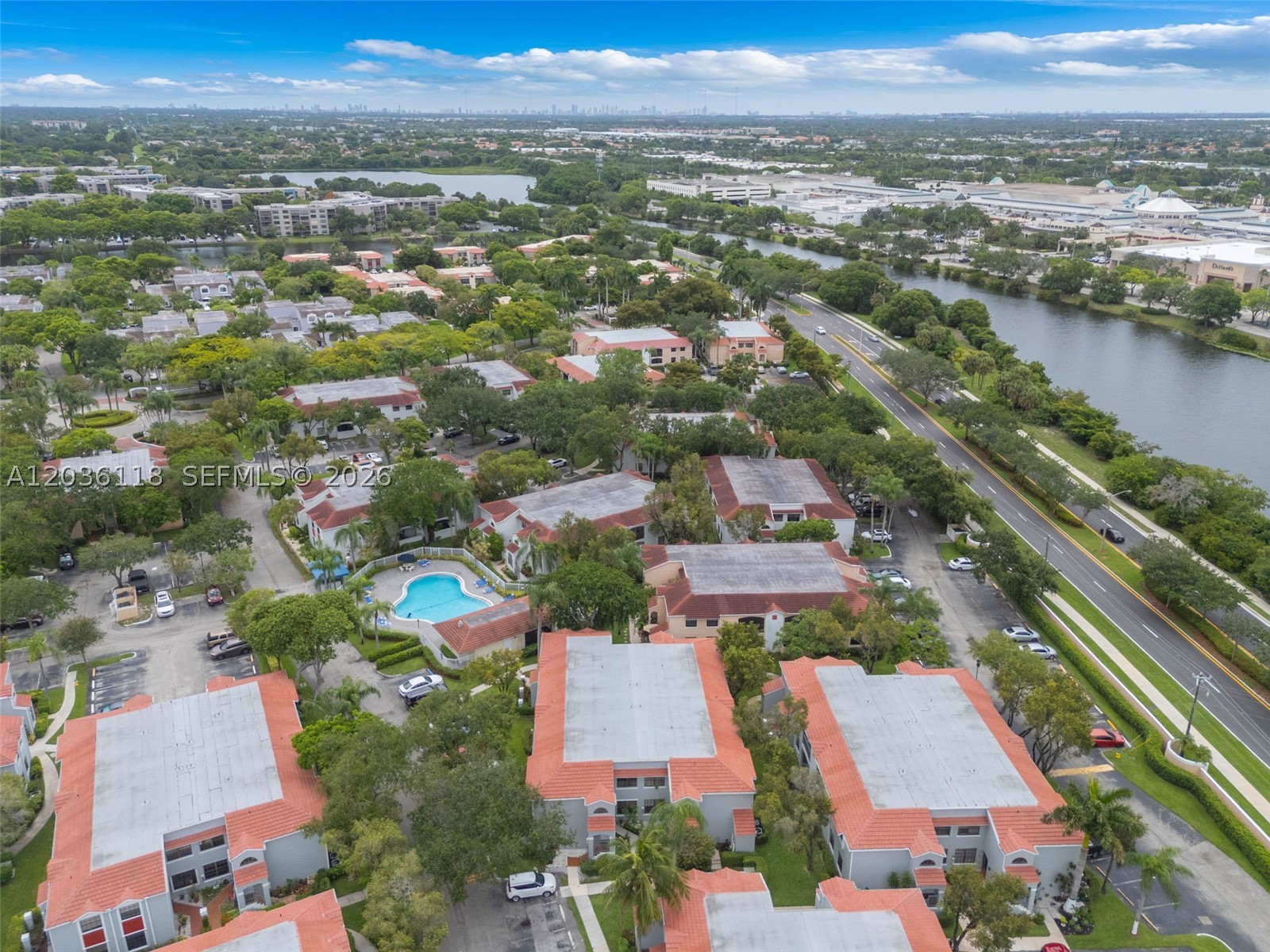 PIERPOINTE FIVE CONDO I - Residential