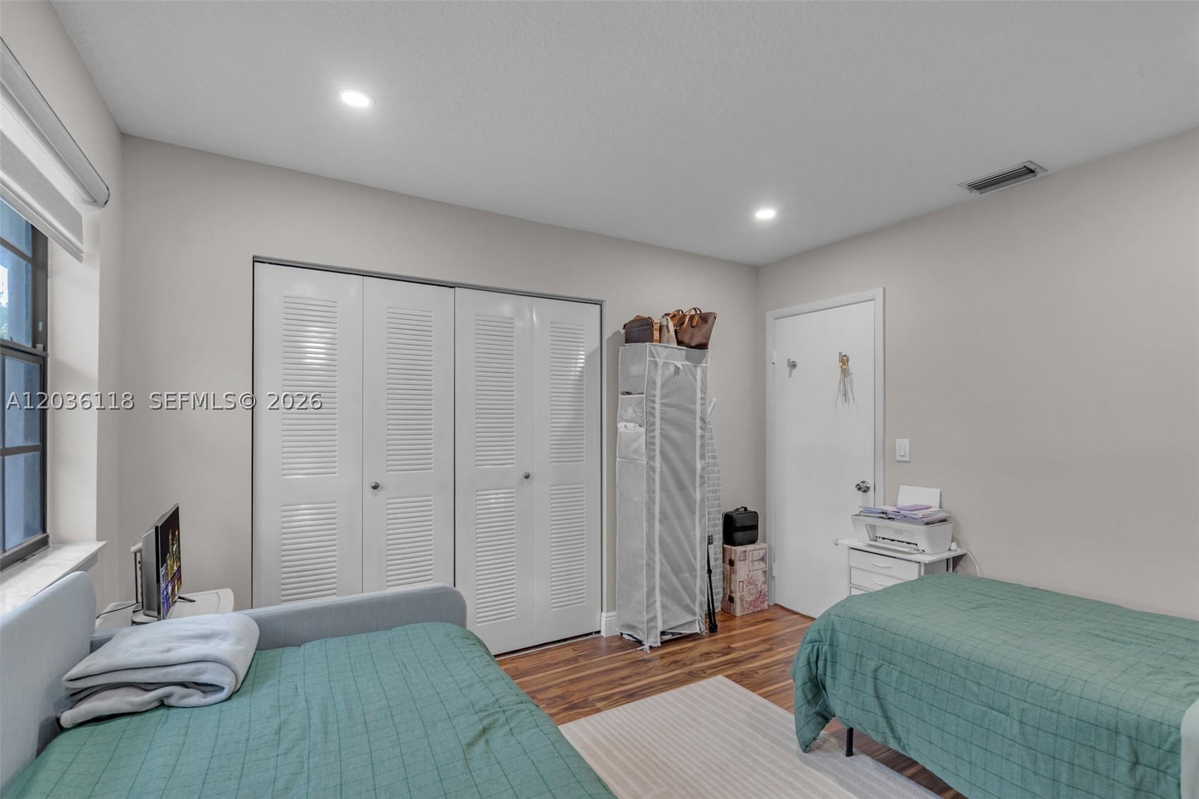 PIERPOINTE FIVE CONDO I - Residential