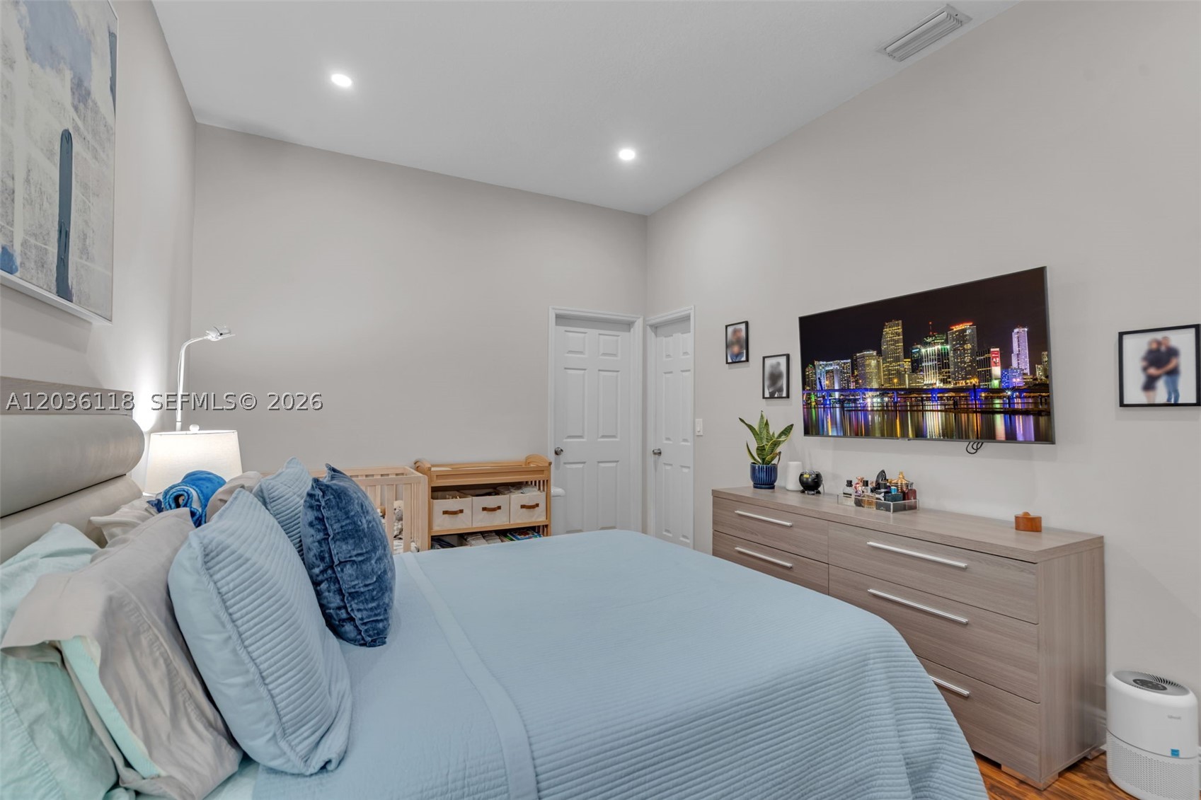 PIERPOINTE FIVE CONDO I - Residential