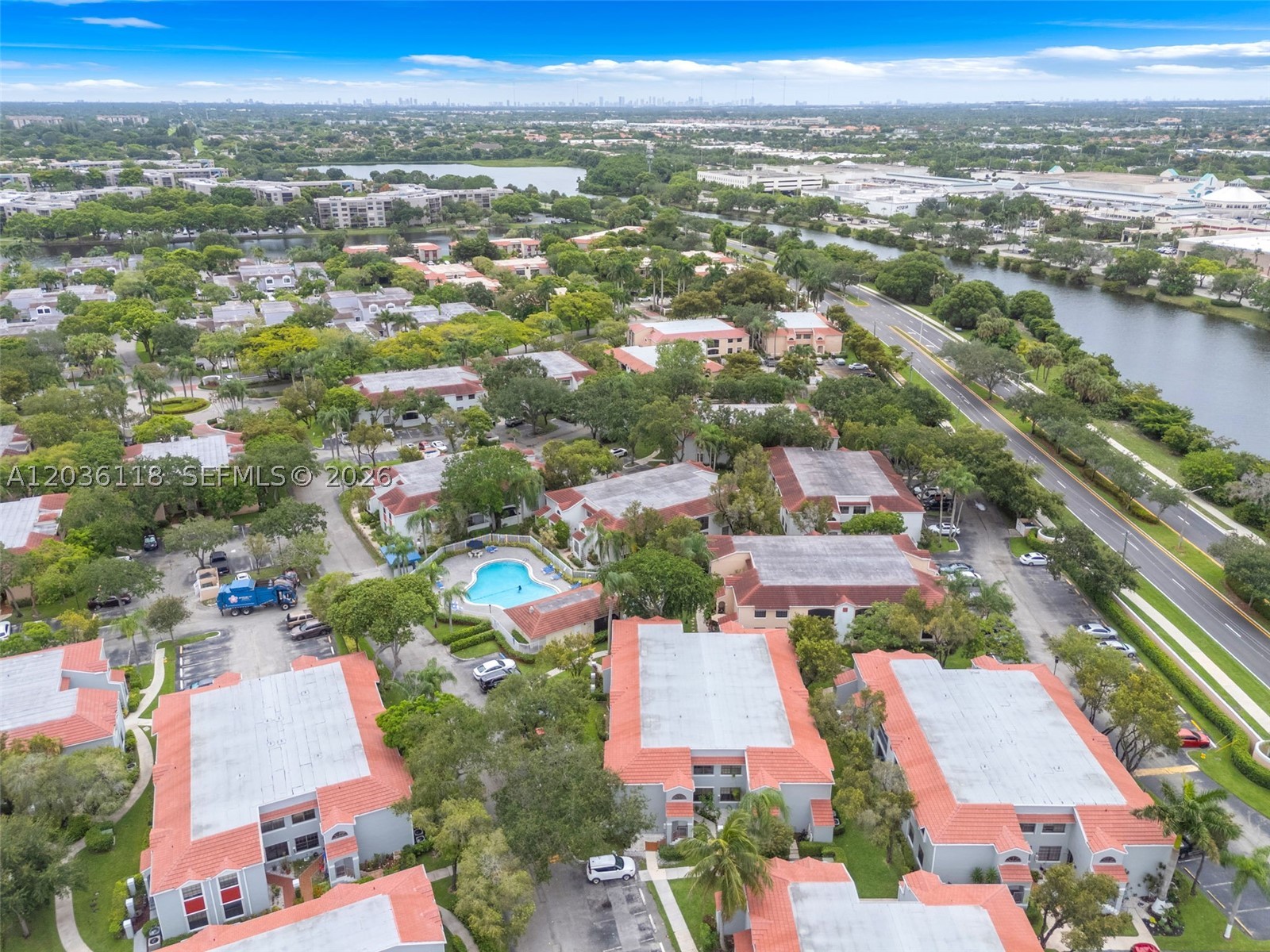 PIERPOINTE FIVE CONDO I - Residential