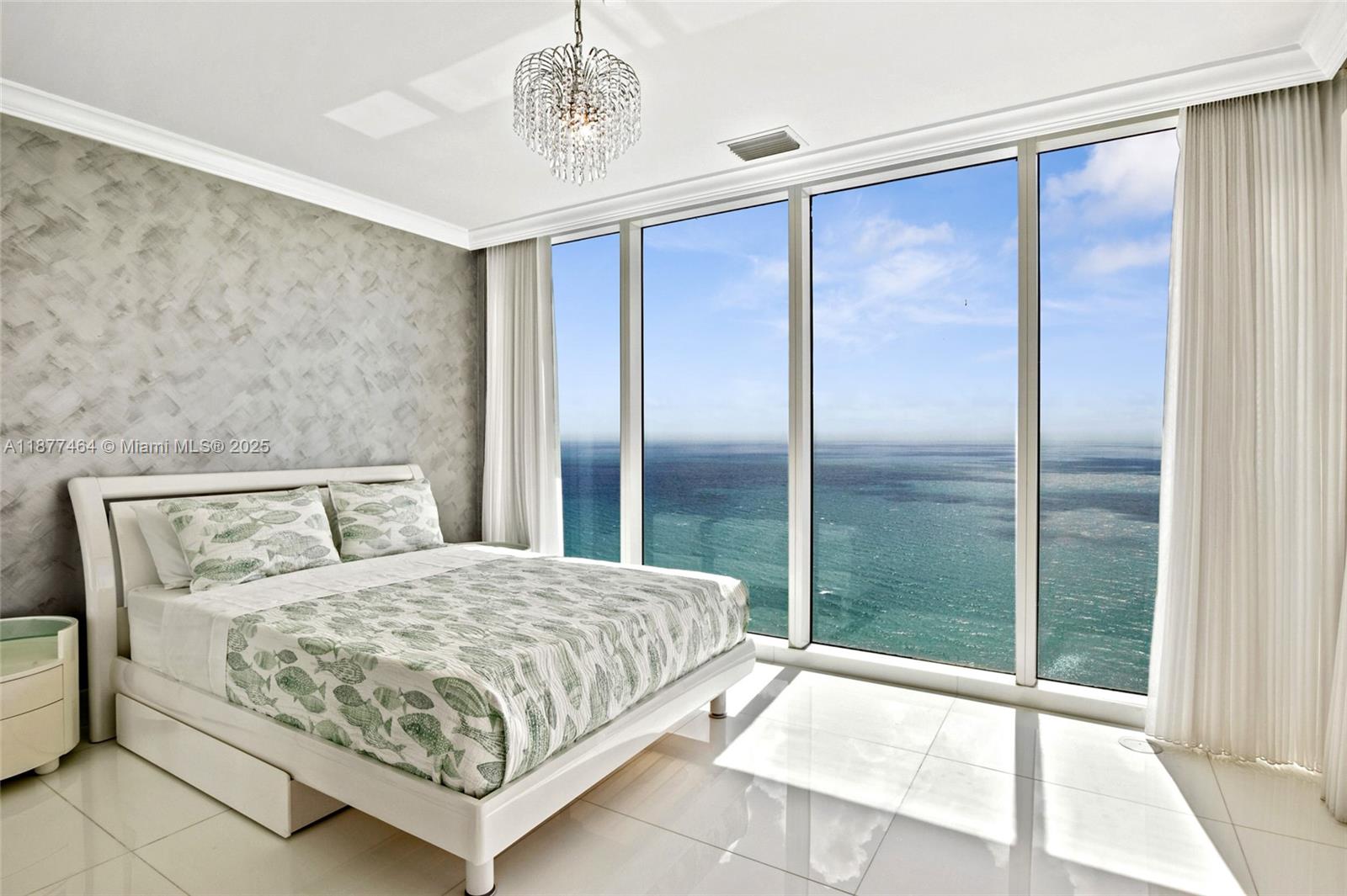 BEACH CLUB II - Residential