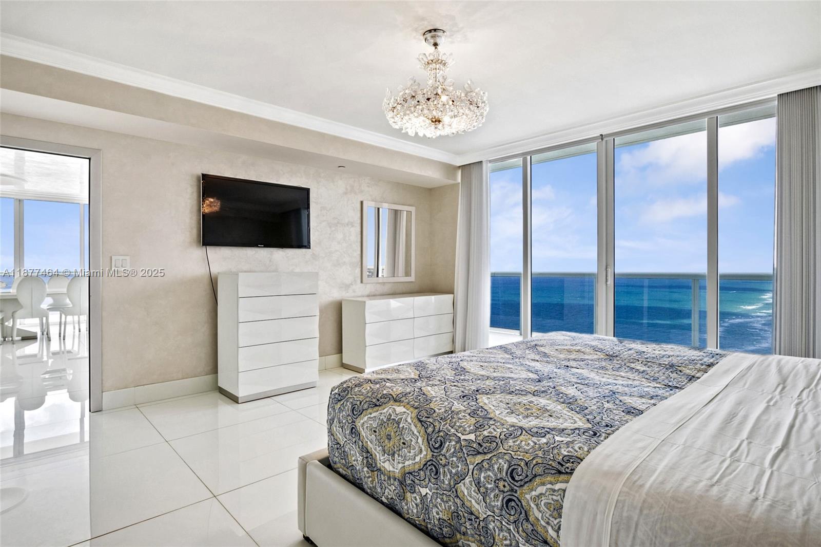 BEACH CLUB II - Residential