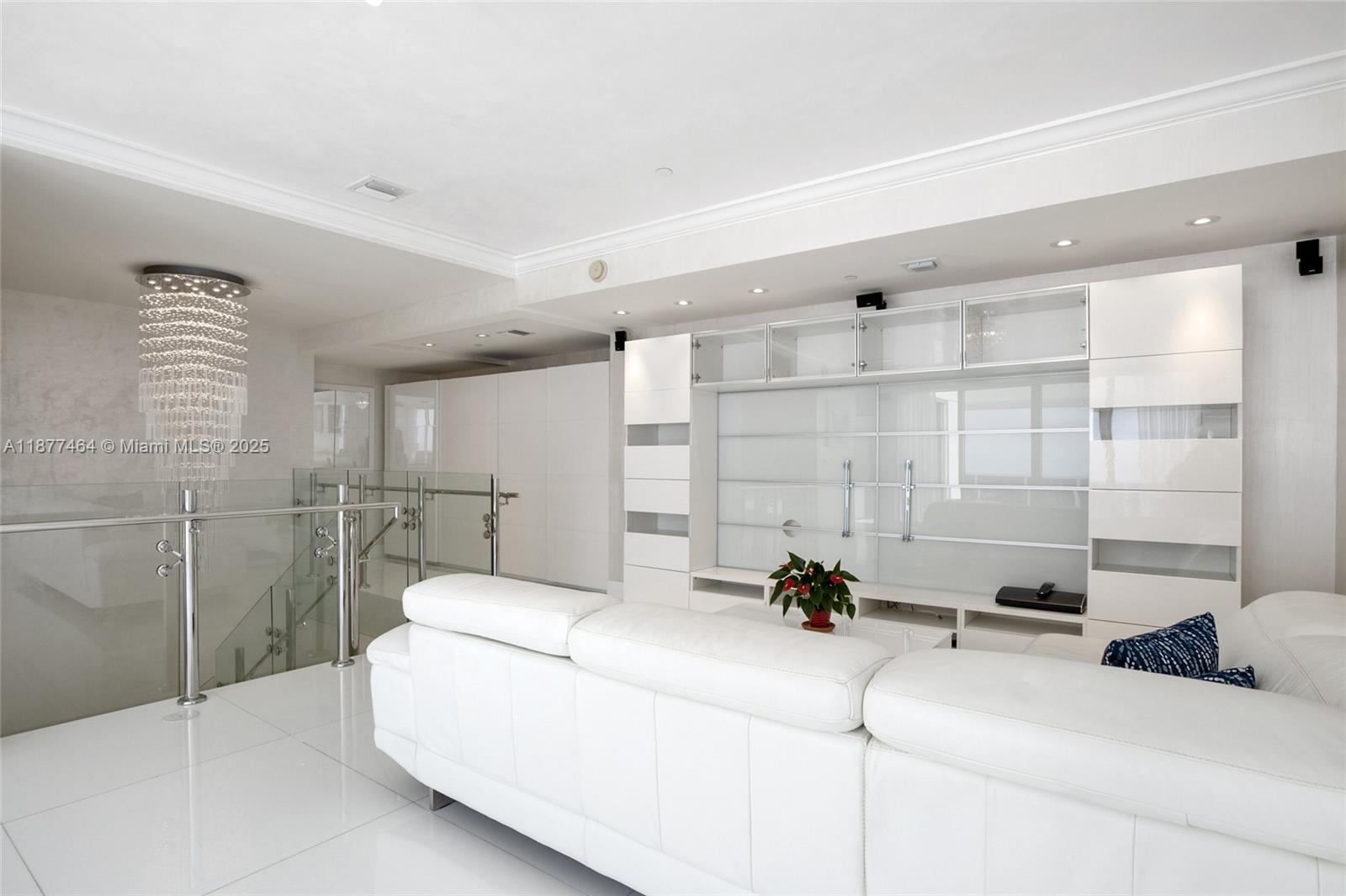 BEACH CLUB II - Residential