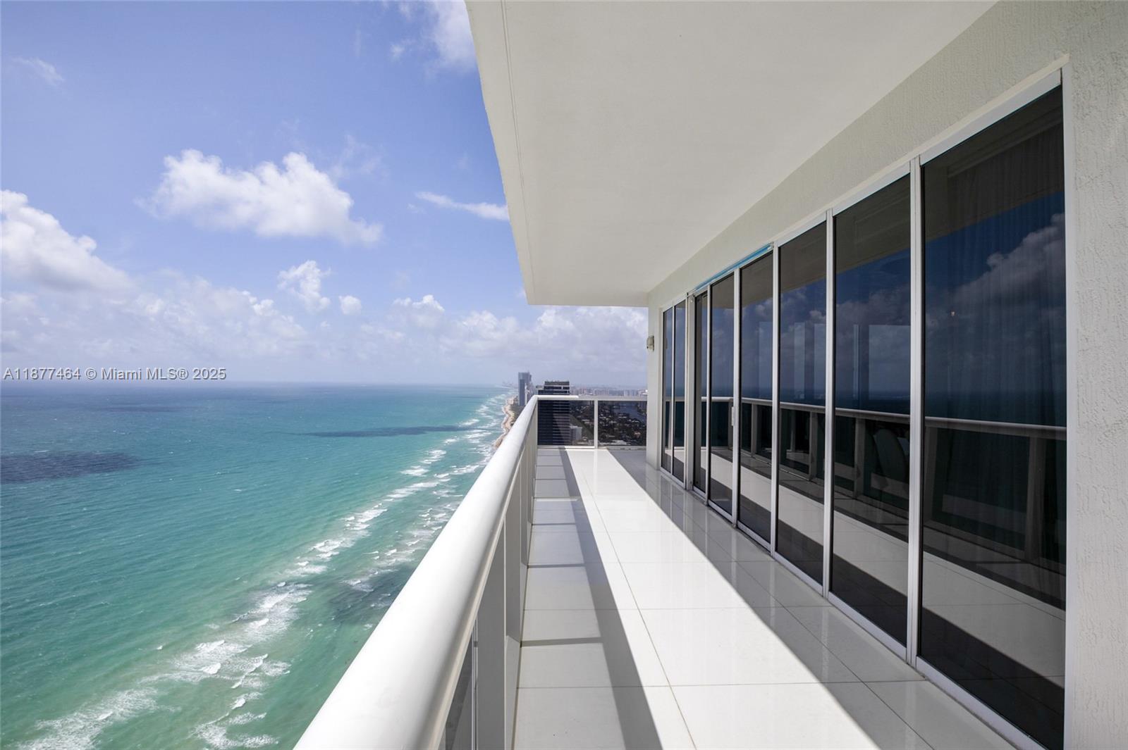 BEACH CLUB II - Residential