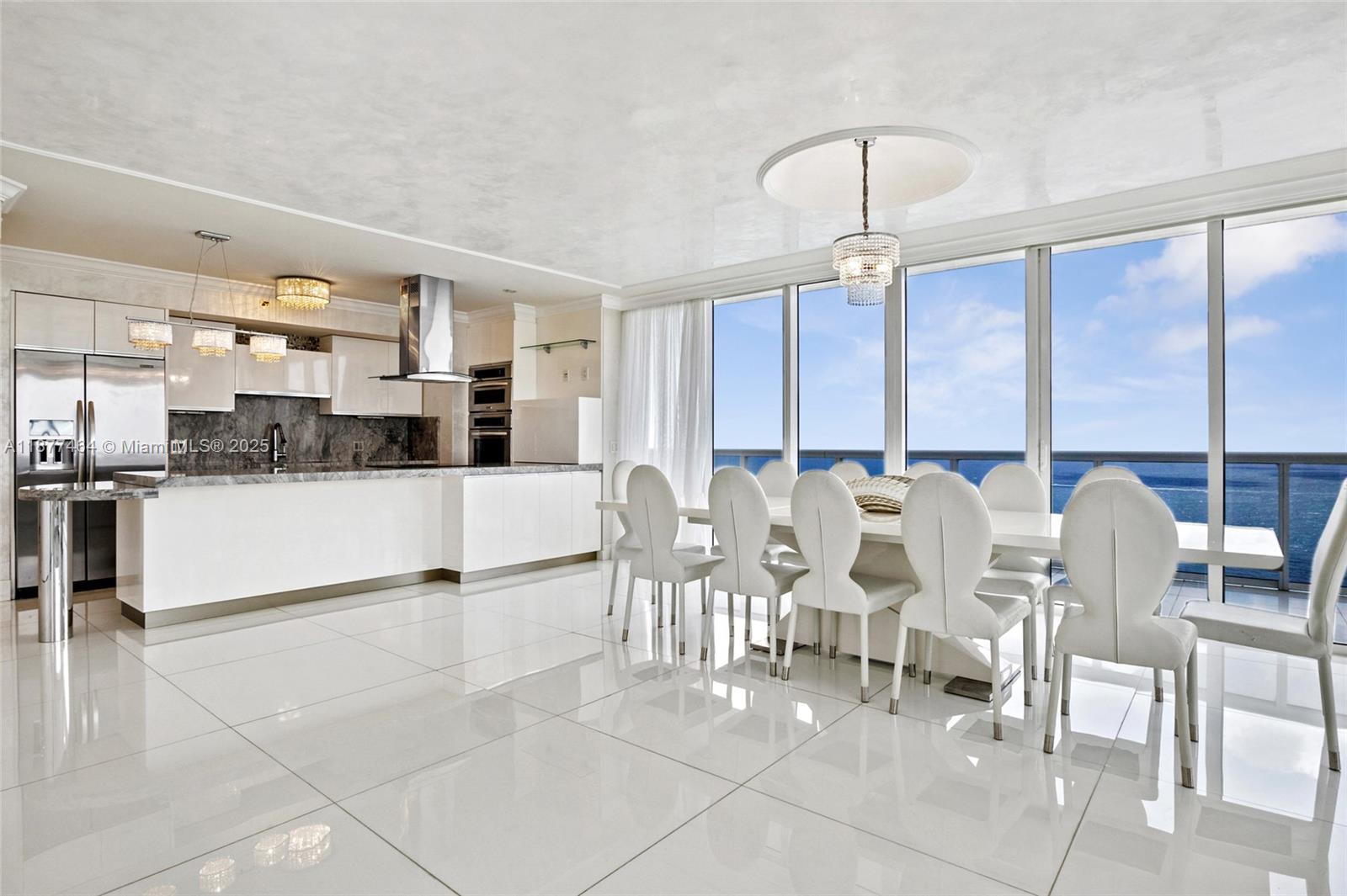 BEACH CLUB II - Residential