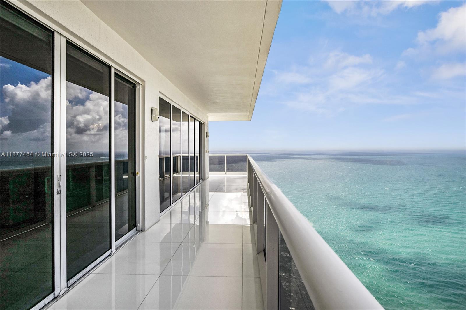 BEACH CLUB II - Residential