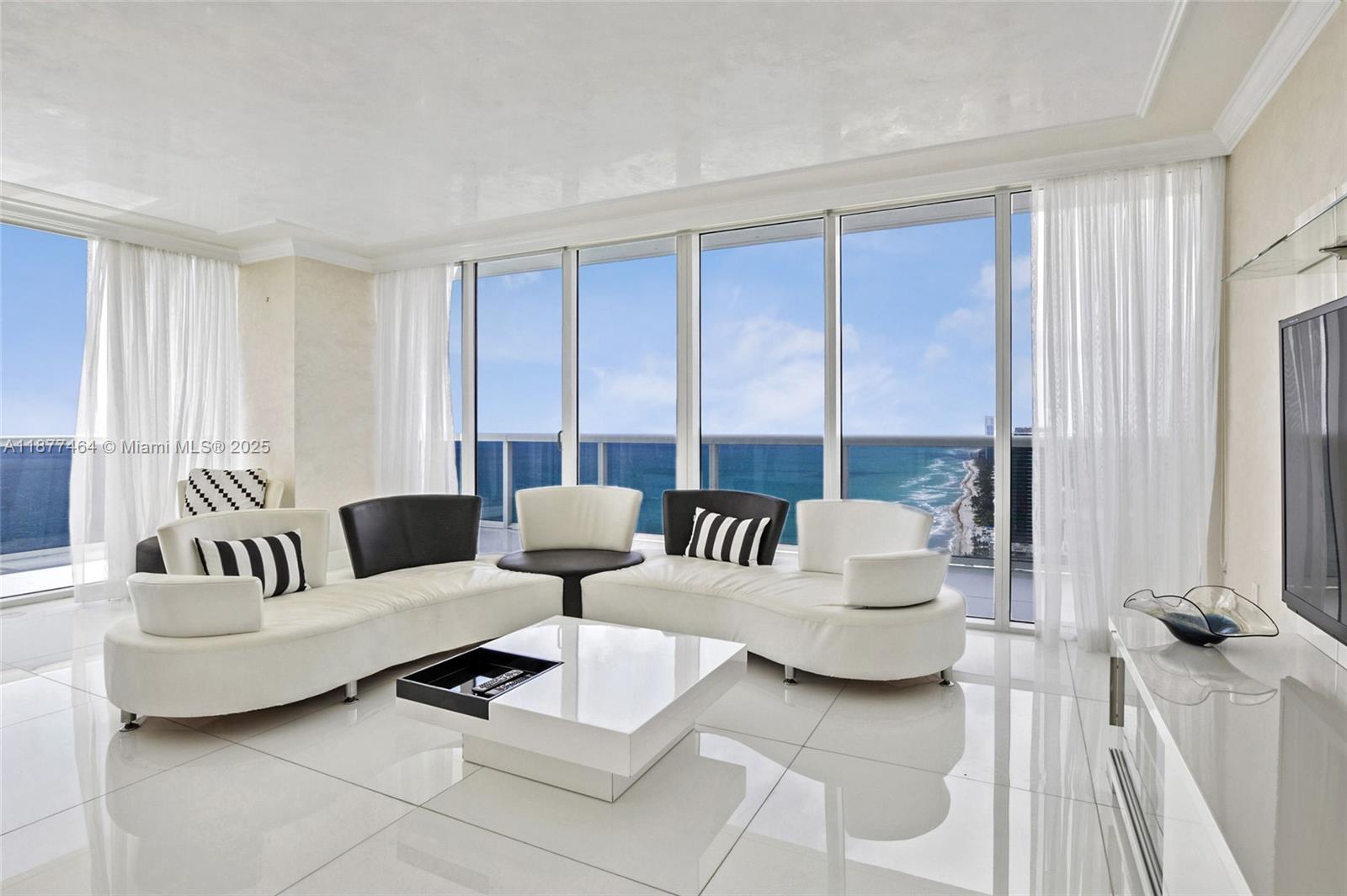 BEACH CLUB II - Residential