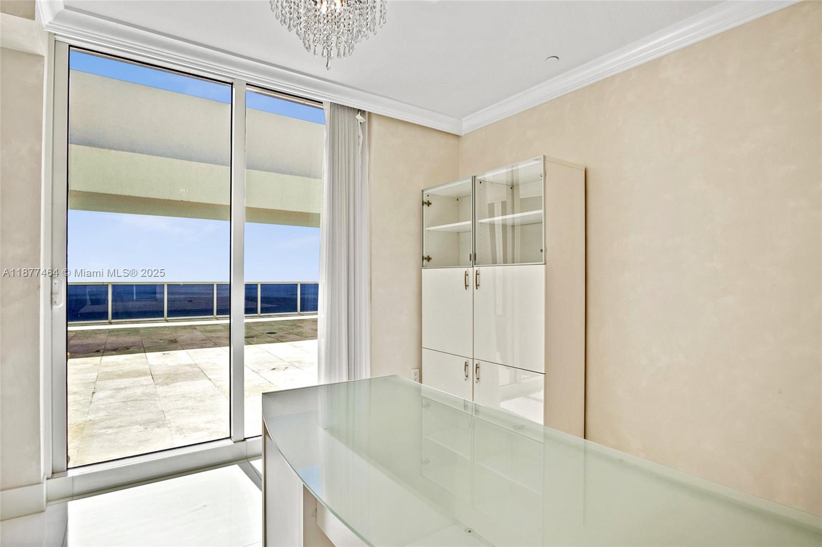 BEACH CLUB II - Residential