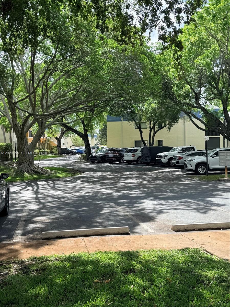 RACQUET CLUB VILLAGE APAR - Residential