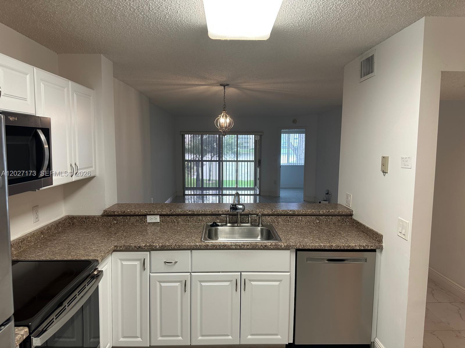 TRENT F CONDO - Residential Lease
