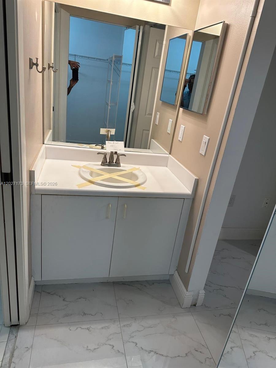 TRENT F CONDO - Residential Lease
