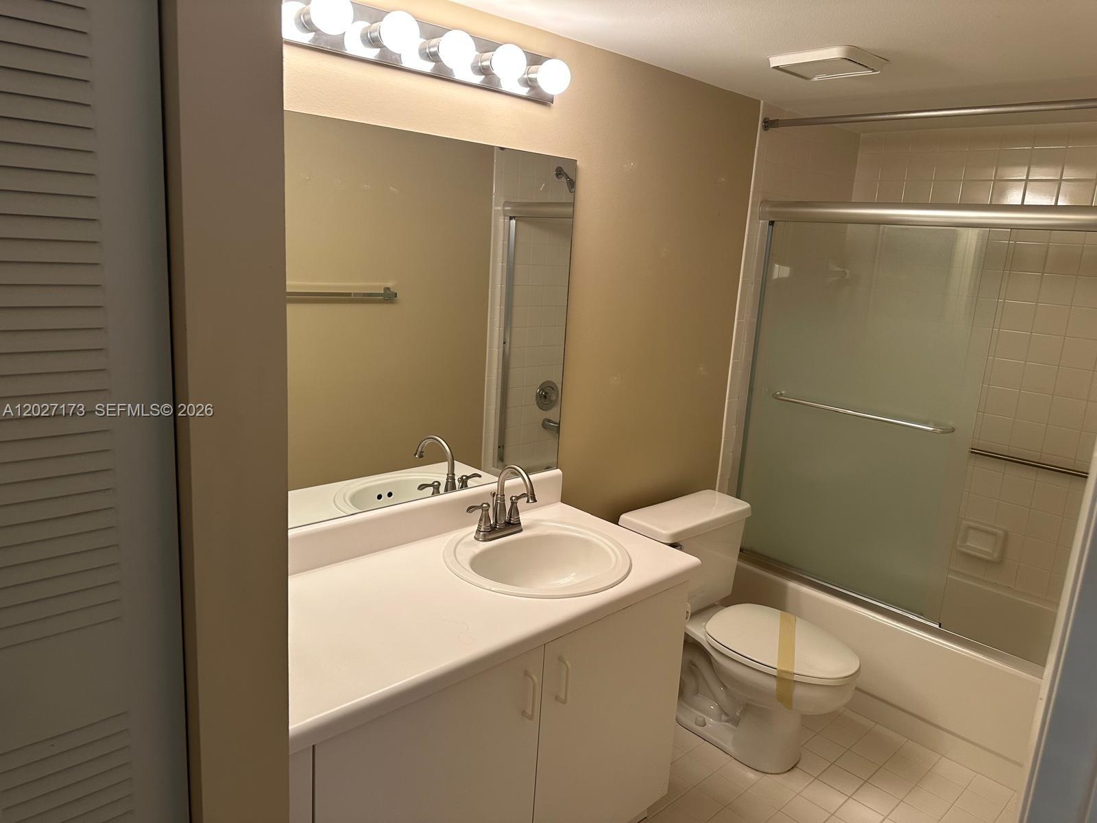 TRENT F CONDO - Residential Lease
