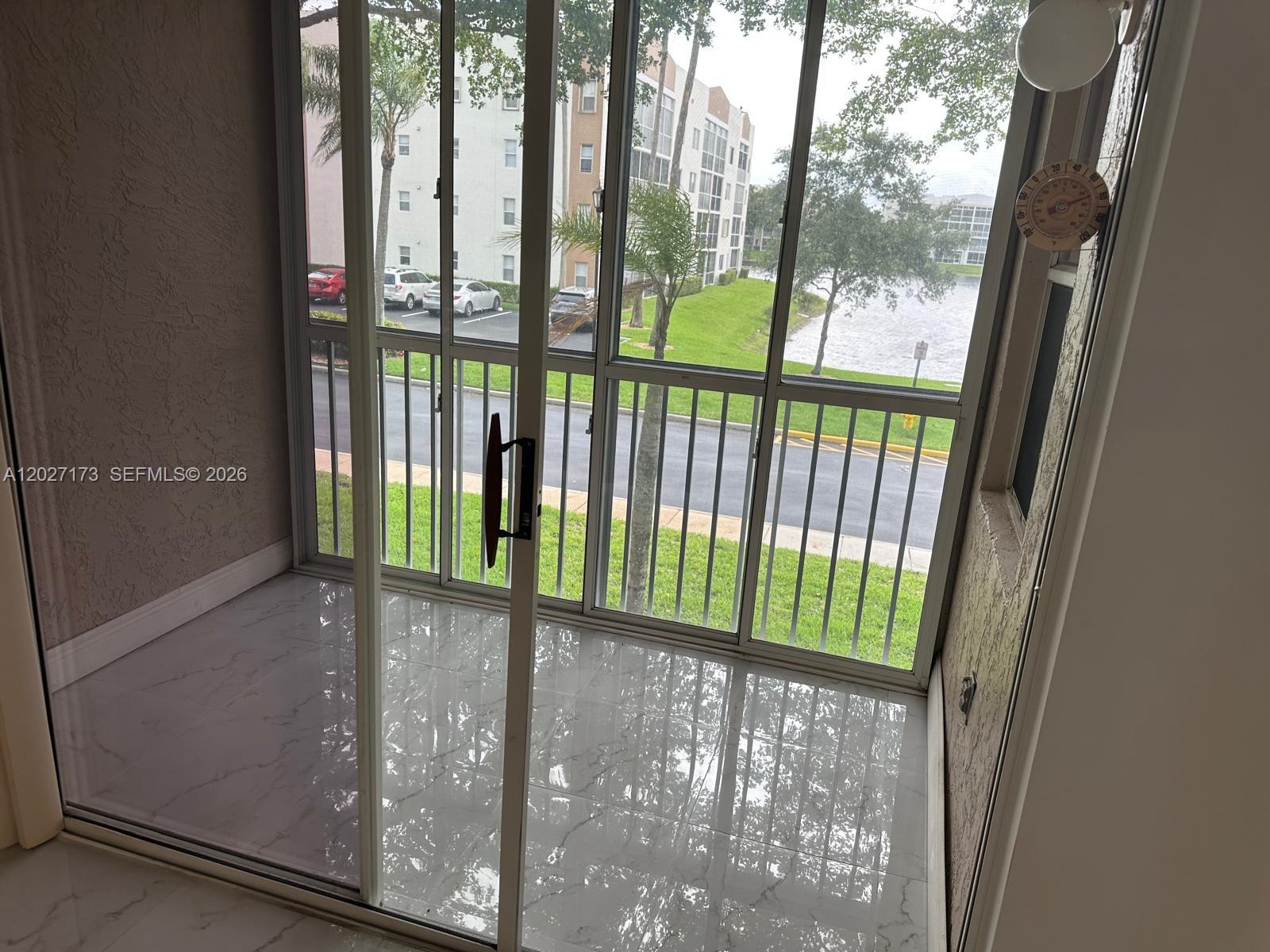 TRENT F CONDO - Residential Lease