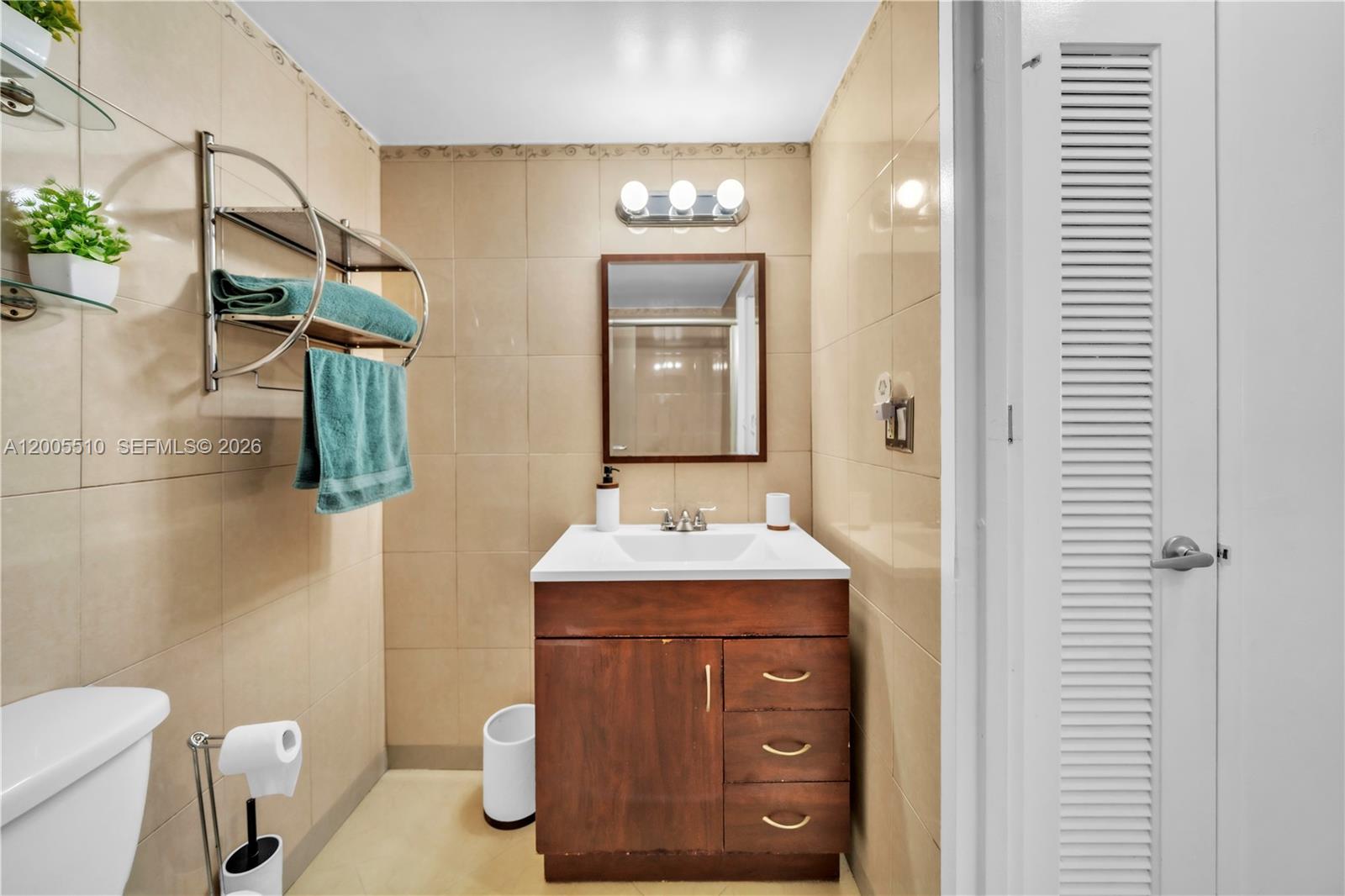 SEA AIR TOWERS CONDO - Residential
